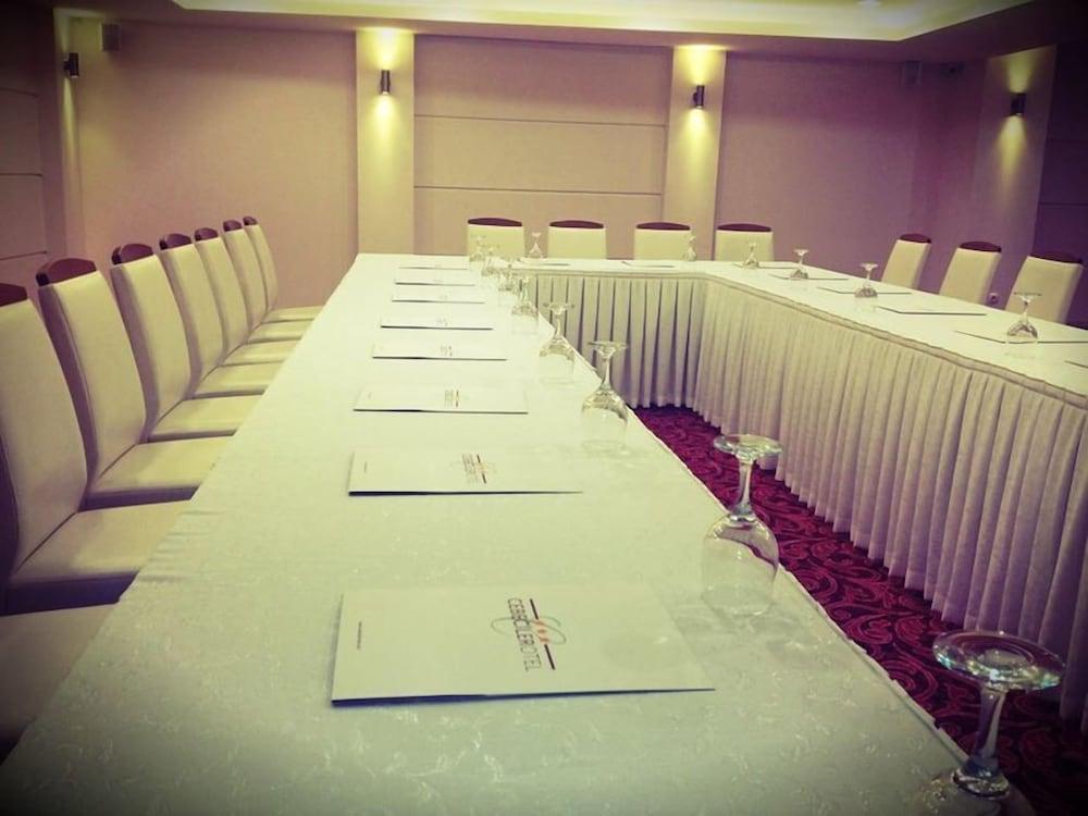 Cebeciler Hotel Трабзон Екстериор снимка